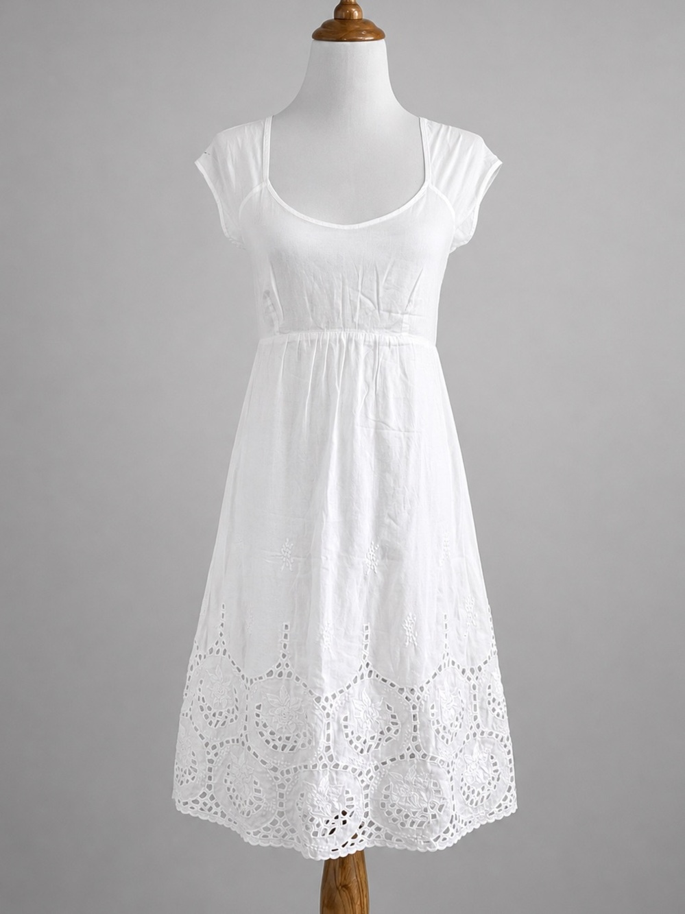 Theory White Eyelet Embroidered Cotton Dress Size 4 Boho Cottagecore Summer luxe